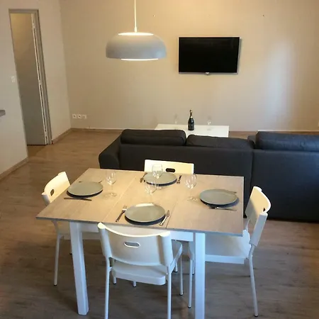 Montreuil Sur Apartament *
